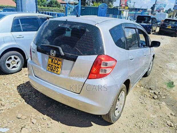 Honda Fit Base FWD 2007 Silver