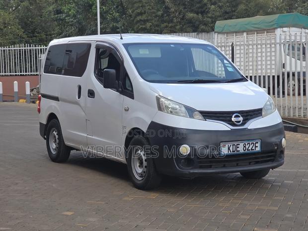 Nissan NV200 2015