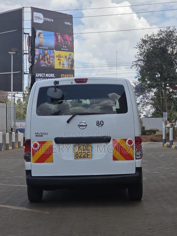 Nissan NV200 2015