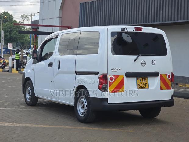 Nissan NV200 2015