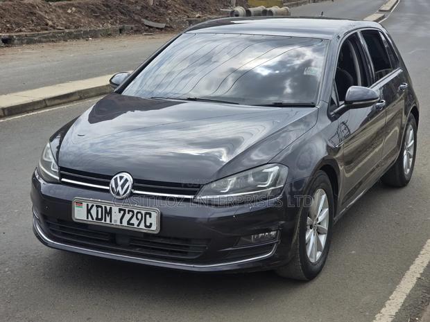 Volkswagen Golf TSI 2-Door FWD 2016 Black