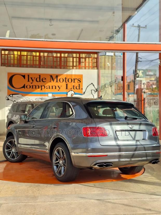 Bentley Bentayga 2018 Gray
