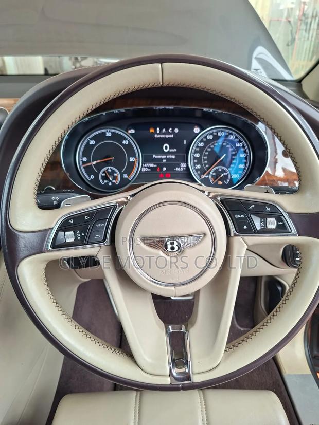 Bentley Bentayga 2018 Gray