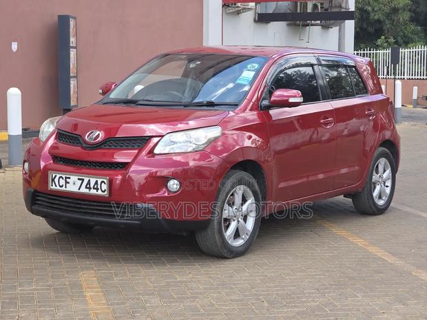 Toyota IST 2008 Red