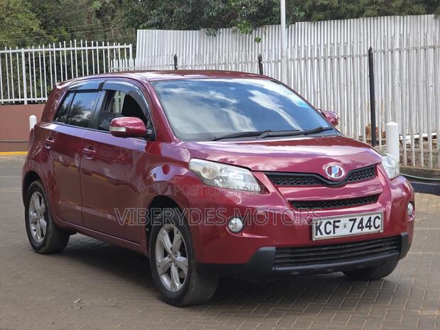 Toyota IST 2008 Red