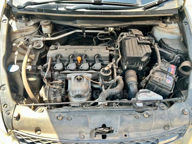 Honda Stream 2012 Pearl