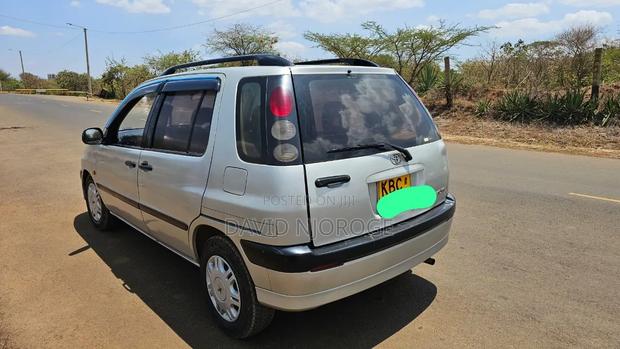 Toyota Raum 1.5 AWD 2002 Silver