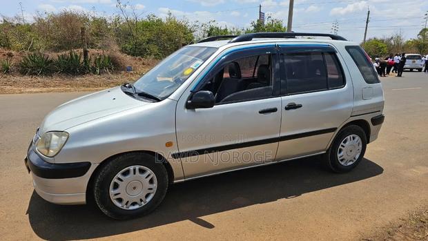 Toyota Raum 1.5 AWD 2002 Silver