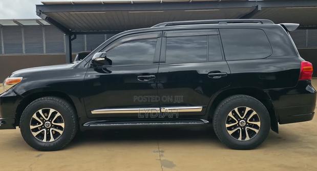Toyota Land Cruiser 2012 Black