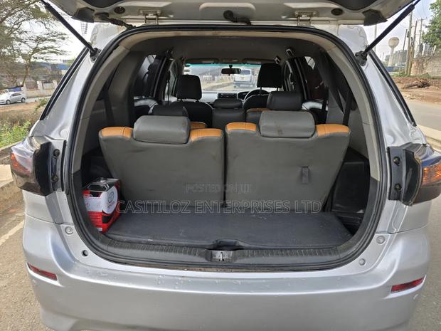 Toyota Wish 2012 Silver