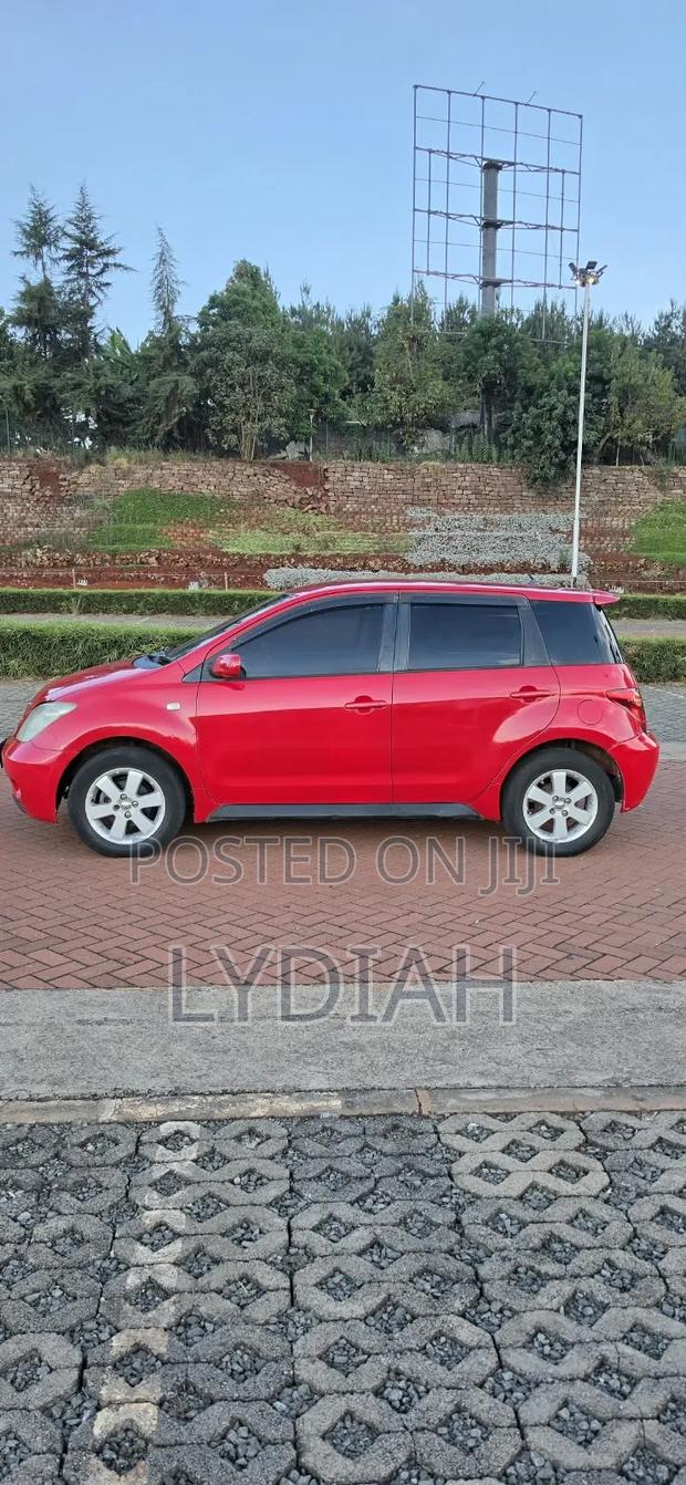 Toyota IST 2005 Red