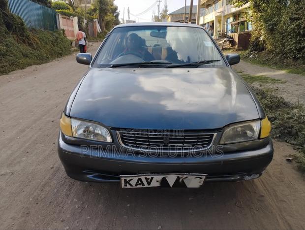 Toyota Corolla 2000 Gray