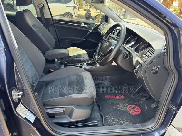 Volkswagen Golf 2016 Blue