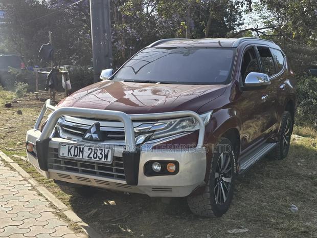 Mitsubishi Pajero Sport GLS 2017 Red