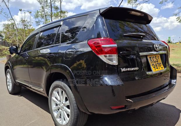 Toyota Vanguard 2011 Black