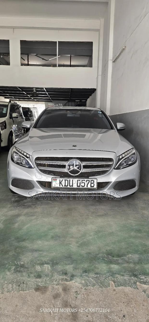 Mercedes-Benz C200 2019 Silver