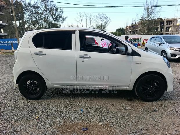 Daihatsu Mira 2017 White