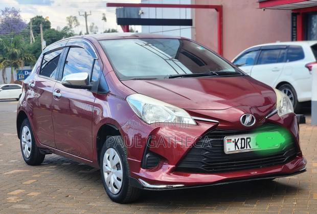 Toyota Vitz 2017 Maroon