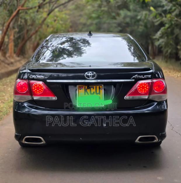 Toyota Crown 2012 Black