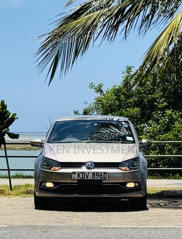 Volkswagen Polo 2017 Gold
