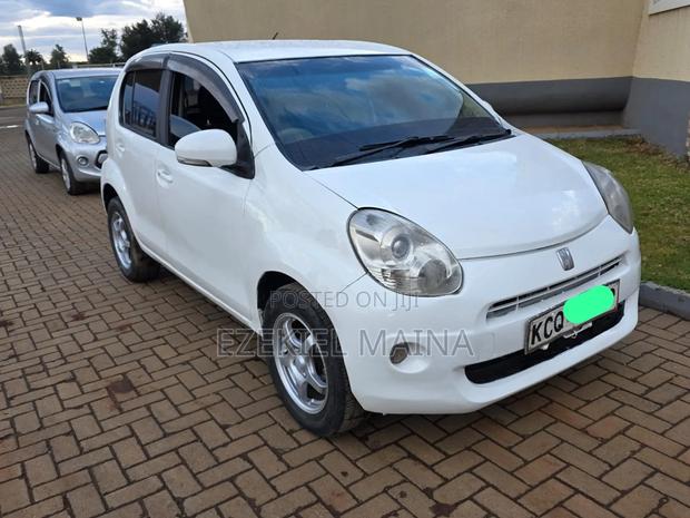 Toyota Passo 2011 White