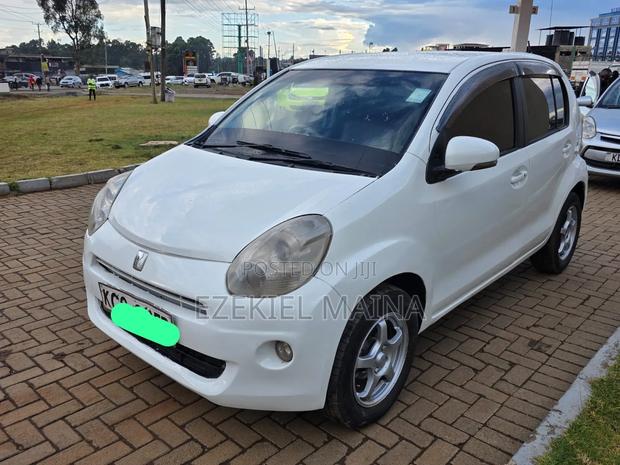 Toyota Passo 2011 White