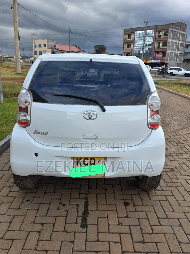 Toyota Passo 2011 White