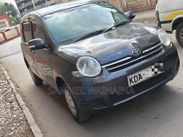 Toyota Sienta 2015 Black
