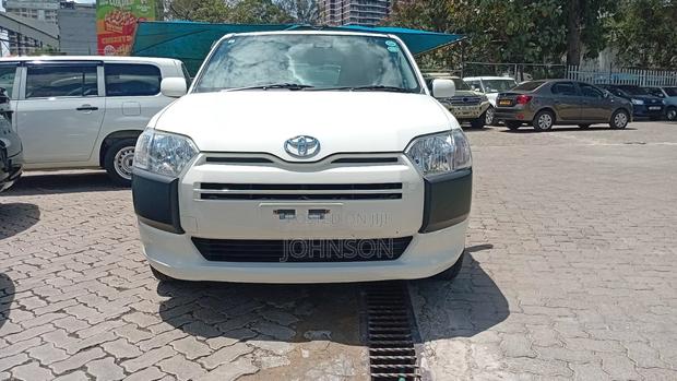 Toyota Probox 1.5 DX Comfort 4WD 2019 White