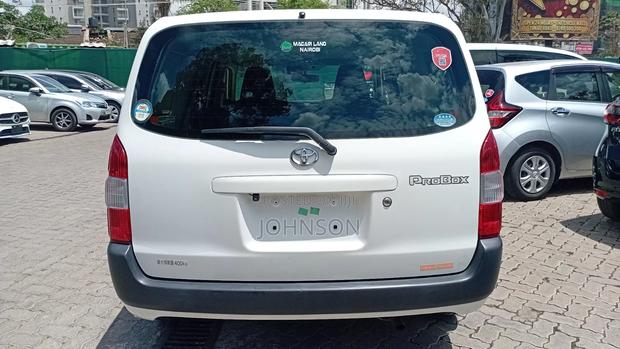 Toyota Probox 1.5 DX Comfort 4WD 2019 White