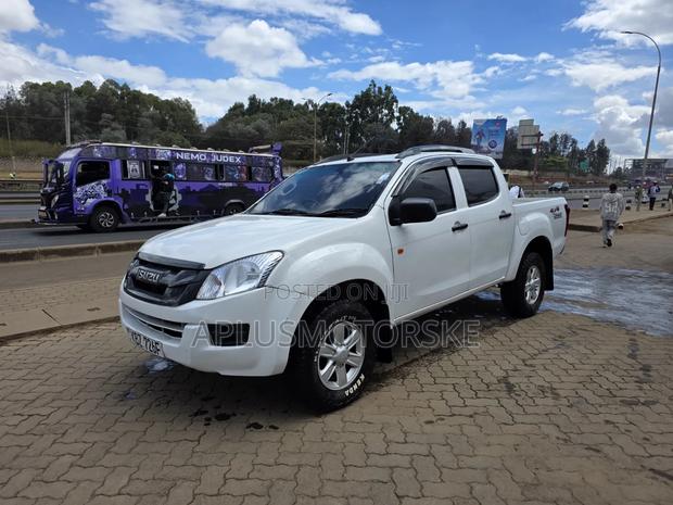 Isuzu D-MAX 2013 White