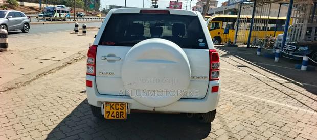 Suzuki Escudo 2011 White
