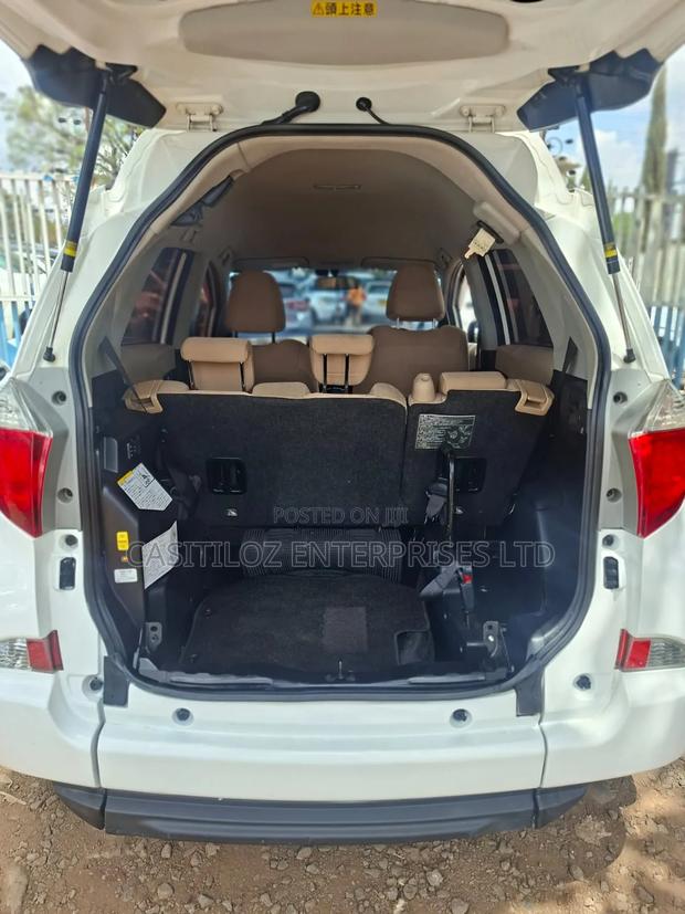 Toyota Ractis 1.5 FWD 2012 White
