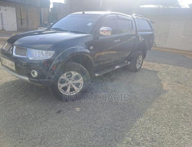 Mitsubishi L200 Double Cab 2.5 180hp 4WD 2014 Black