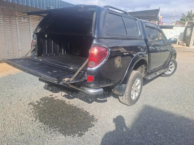 Mitsubishi L200 Double Cab 2.5 180hp 4WD 2014 Black