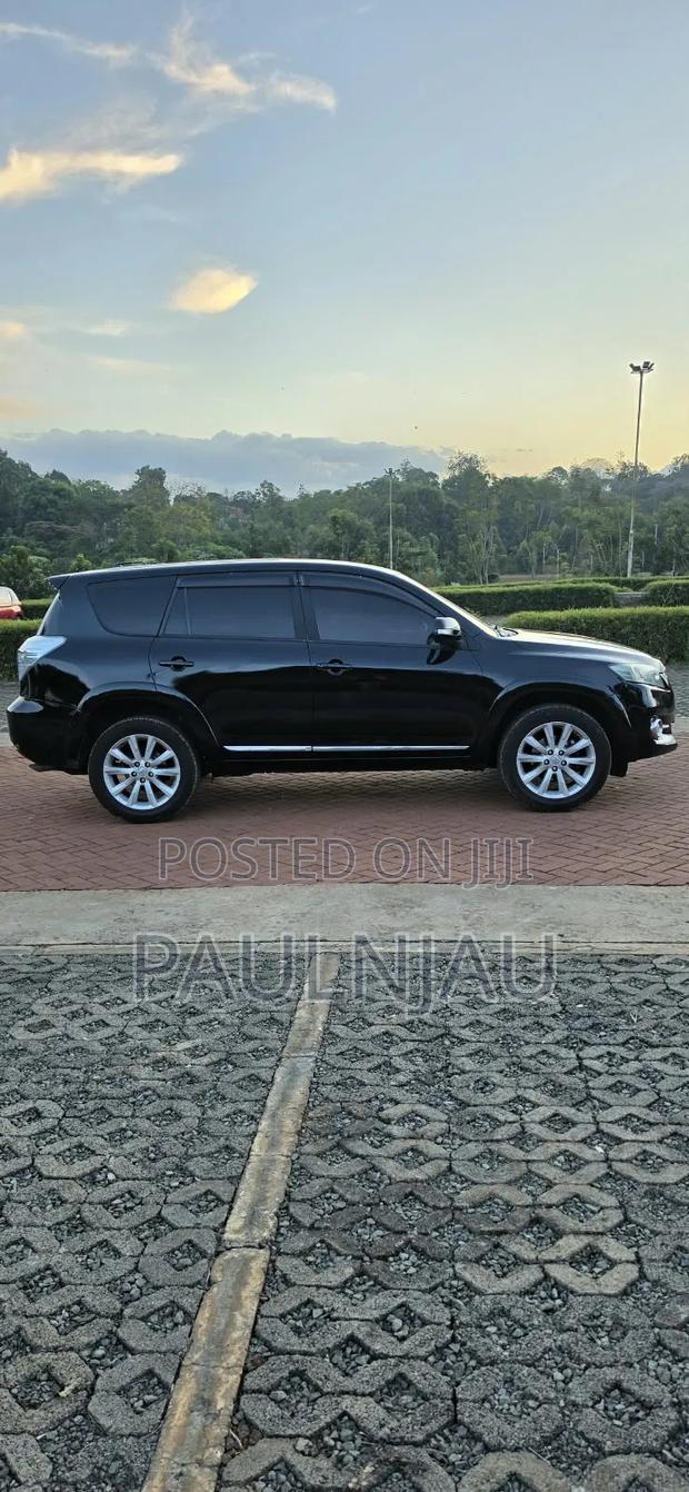 Toyota Vanguard 2010