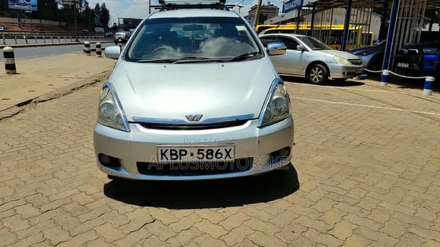 Toyota Wish 2004 Silver