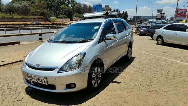 Toyota Wish 2004 Silver