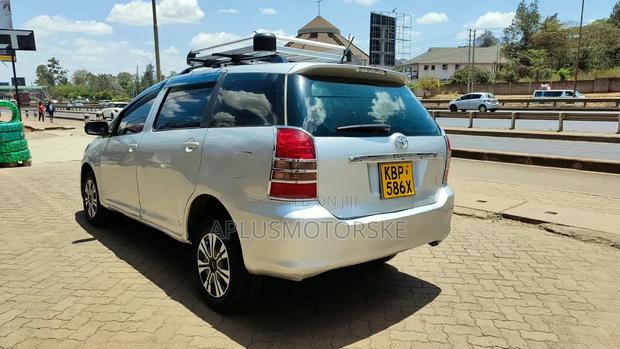 Toyota Wish 2004 Silver