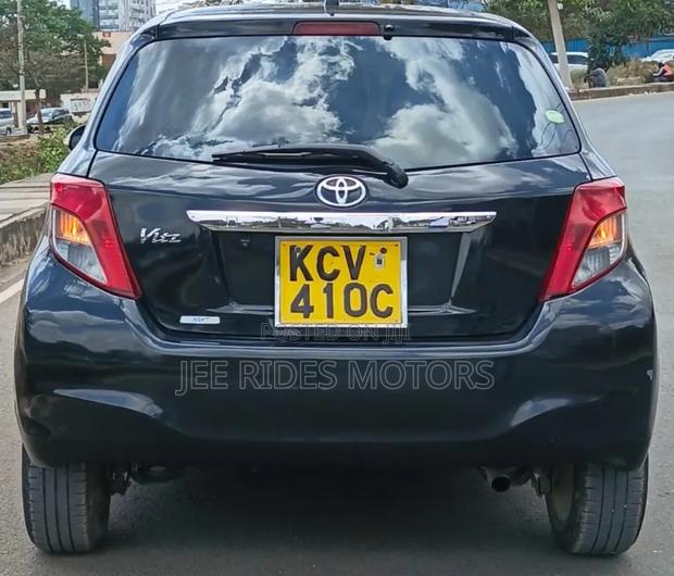 Toyota Vitz 2012 Burgundy