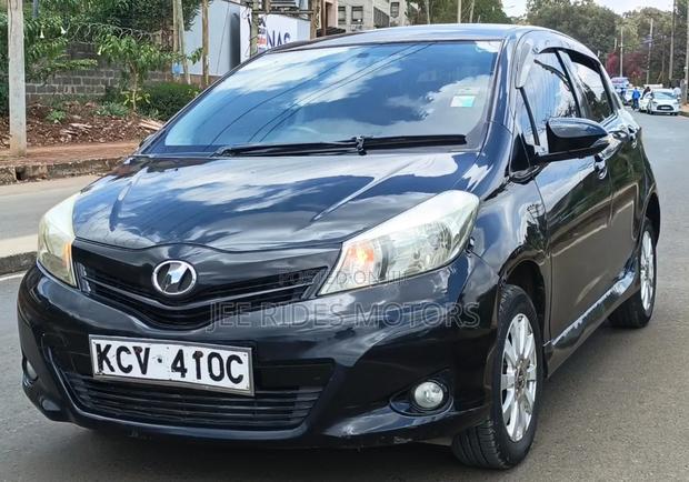 Toyota Vitz 2012 Burgundy