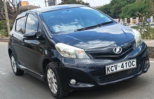Toyota Vitz 2012 Burgundy