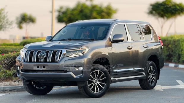 Toyota Land Cruiser Prado 2.8 2020 Gray