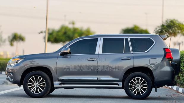 Toyota Land Cruiser Prado 2.8 2020 Gray