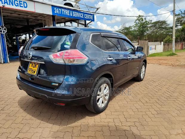 Nissan X-Trail 2.0 Hybrid FWD 2015 Blue