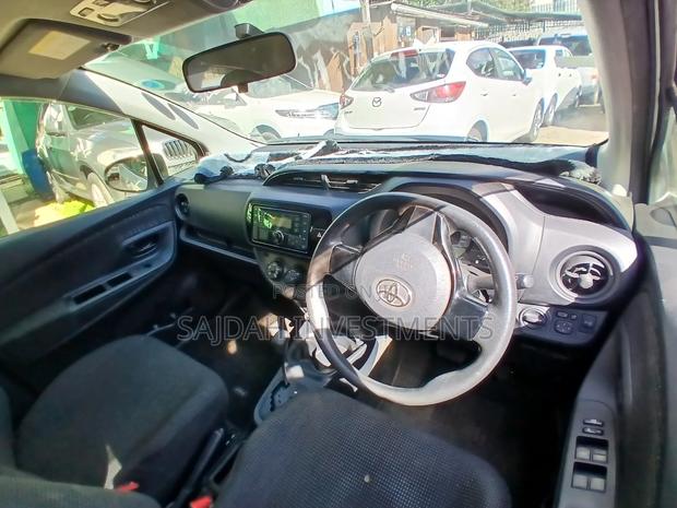 Toyota Vitz 1.0 FWD 5dr 2019 Silver