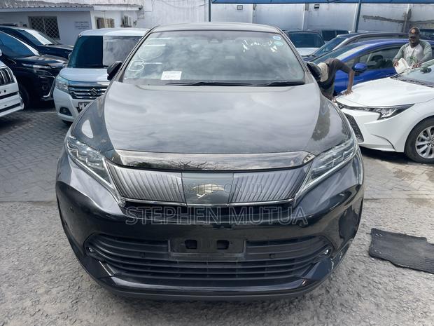 Toyota Harrier 2.0 2020 Black