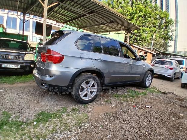 BMW X5 xDrive30i AWD (3.0L 6cyl 6A) 2010 Gray