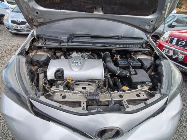 Toyota Vitz 1.3 AWD 5dr 2015 Silver
