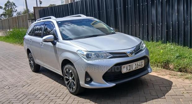 Toyota Corolla Fielder 1.5 Hybrid FWD 2019 Silver